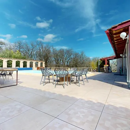 Le Clos Des Dryades G Oda ve Kahvaltı