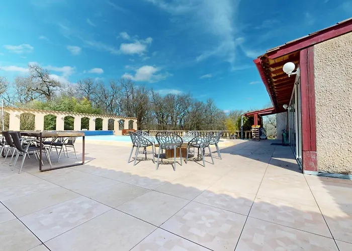 Le Clos Des Dryades G לינה וארוחת בוקר